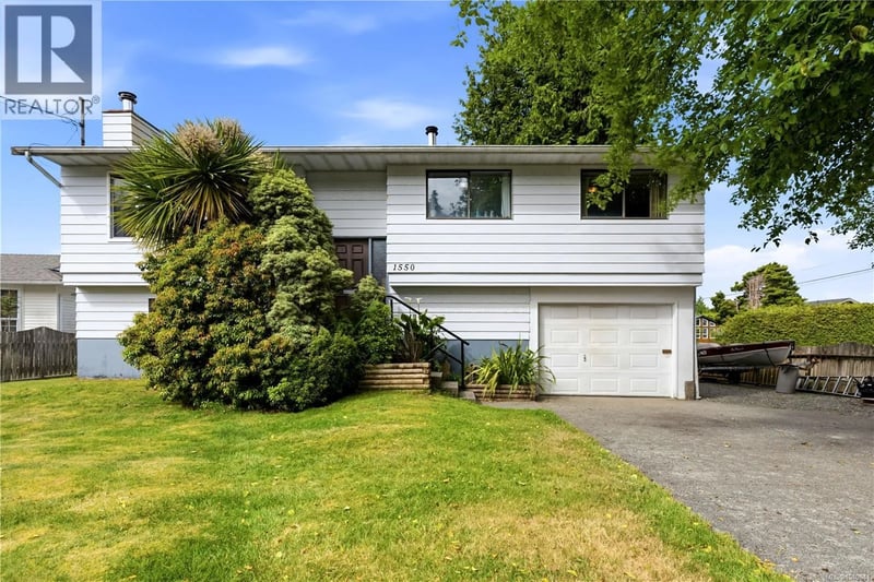1550 Larch Road, Ucluelet, British Columbia, V0R3A0, Ucluelet, British Columbia — photo 1 of 5
