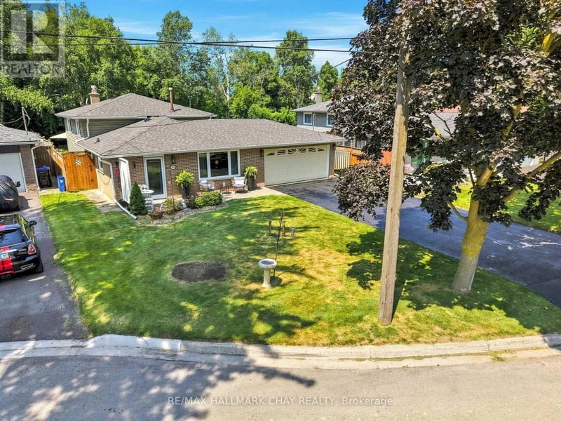 96 Maple Avenue West, New Tecumseth (Beeton), Ontario, L0G1A0, New Tecumseth (Beeton), Ontario — photo 1 of 5