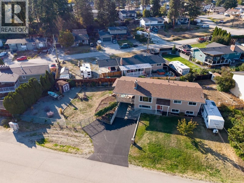 3374 MCMURCHIE Road, West Kelowna, British Columbia, V4T1B4, West Kelowna, British Columbia — photo 1 of 5