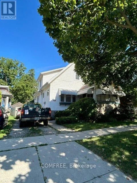 49 Talbot Street East, Chatham-Kent (Blenheim), Ontario, N0P1A0, Chatham-Kent (Blenheim), Ontario — photo 1 of 5