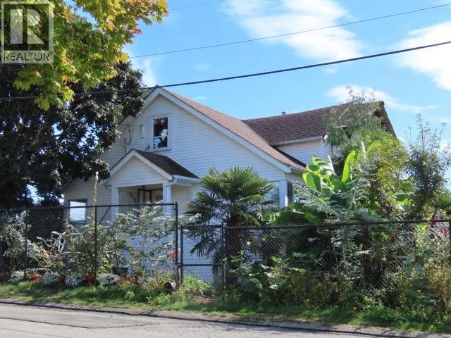 4538 MICHIGAN AVE, Powell River, British Columbia, V8A2S7, Powell River, British Columbia — photo 1 of 5