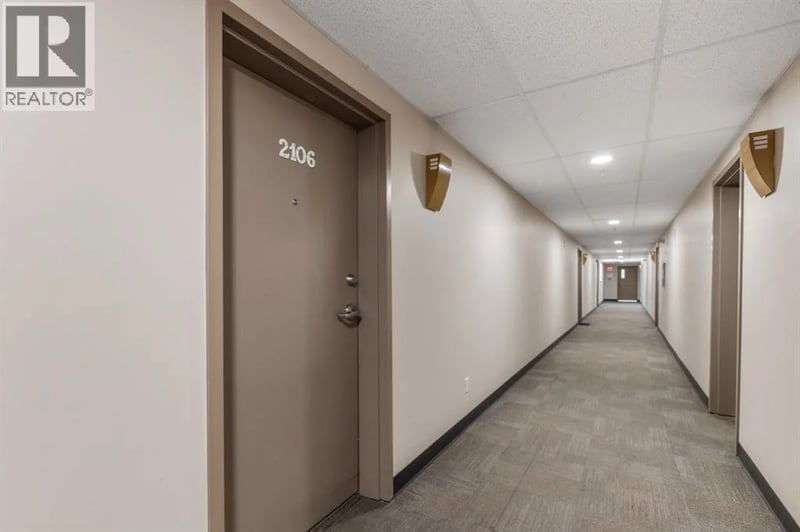 700 Willowbrook Road Northwest, Airdrie, Alberta, T2B0L5, Airdrie, Alberta — photo 1 of 5