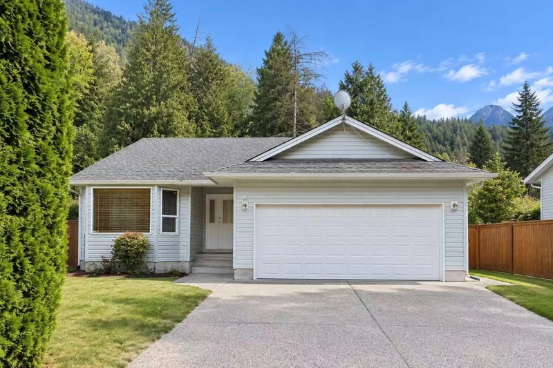 63680 OLD YALE Road, Hope, British Columbia, V0X1L2, Hope, British Columbia — photo 1 of 5