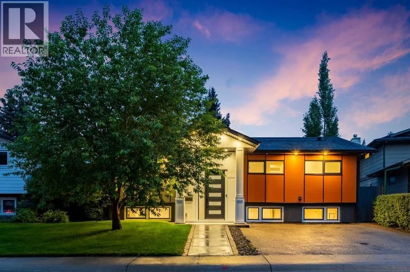 100 Lake Crimson Close Southeast, Calgary, Alberta, T2J3K7, Calgary, Alberta — photo 1 of 5