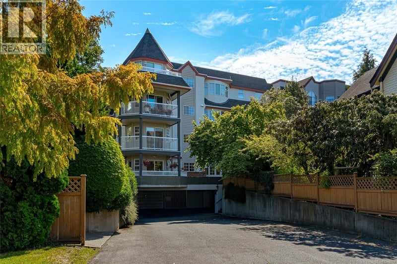 #101 1220 Fort Street, Victoria, British Columbia, V8V3L2, Victoria, British Columbia — photo 1 of 5