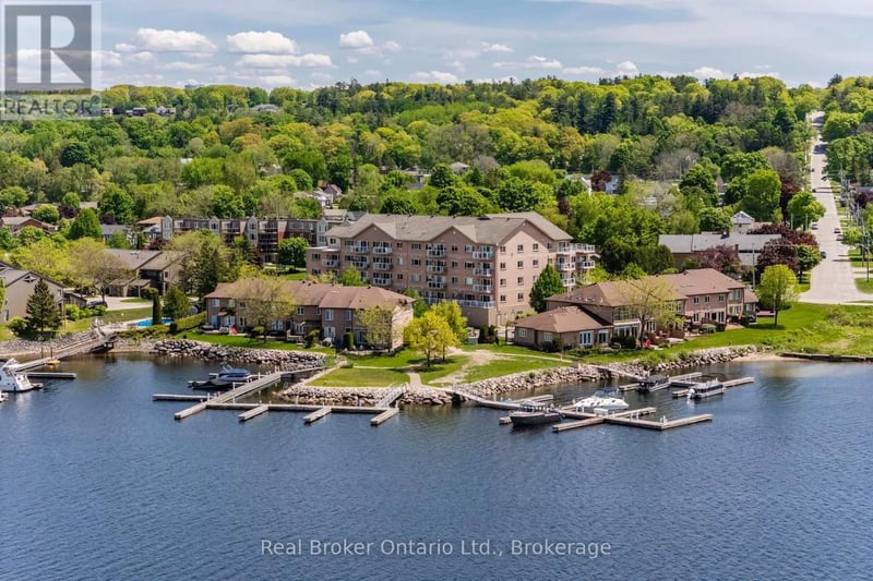 #302 4 Beck Boulevard, Penetanguishene, Ontario, L9M2H3, Penetanguishene, Ontario — photo 1 of 5