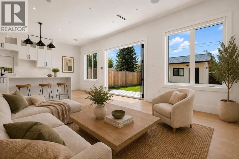 #2 4463 WALDEN Street, Vancouver, British Columbia, V5V3S4, Vancouver, British Columbia — photo 1 of 5