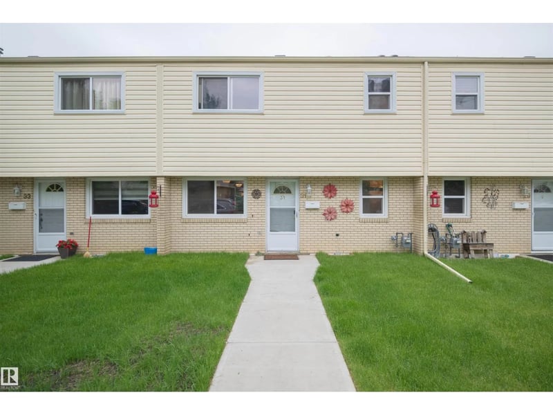 31 Royal RD NW, Edmonton, Alberta, T6J2E7, Edmonton, Alberta — photo 1 of 5