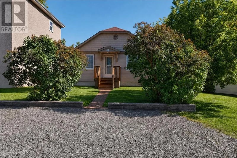 48 Gutcher Avenue, Sudbury, Ontario, P3C3H8, Sudbury, Ontario — photo 1 of 5