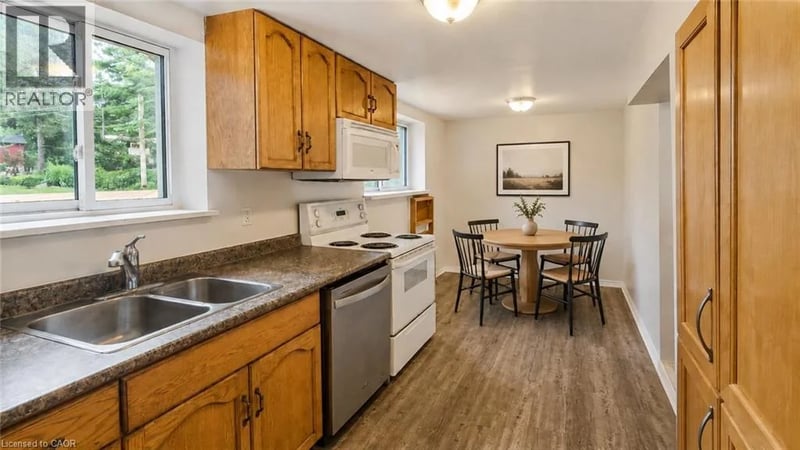 27 ELMHURST Crescent, Guelph, Ontario, N1H6C8, Guelph, Ontario — photo 1 of 5