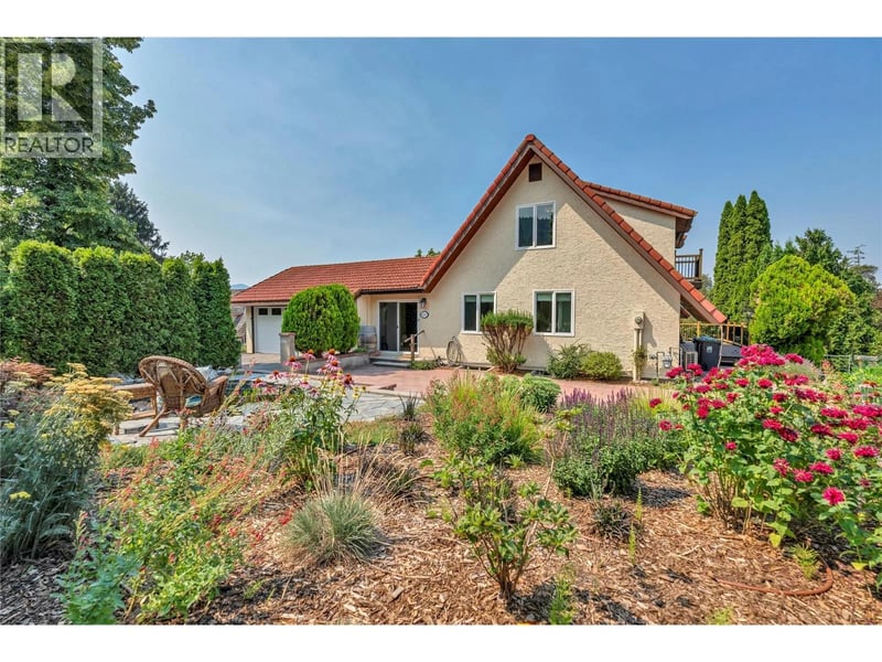 3015 Ponderosa Drive, Naramata, British Columbia, V0H1N1, Naramata, British Columbia — photo 1 of 5