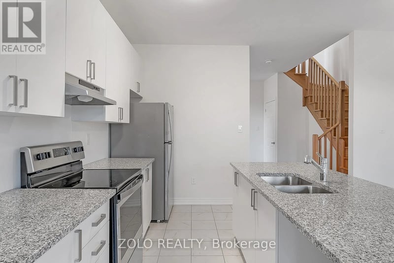 #Room 79 Bayardo Drive, Oshawa (Windfields), Ontario, L1L0V2, Oshawa (Windfields), Ontario — photo 1 of 4