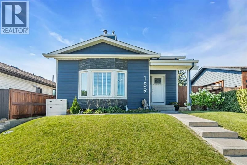 159 Bernard Way Northwest, Calgary, Alberta, T3K2E8, Calgary, Alberta — photo 1 of 5