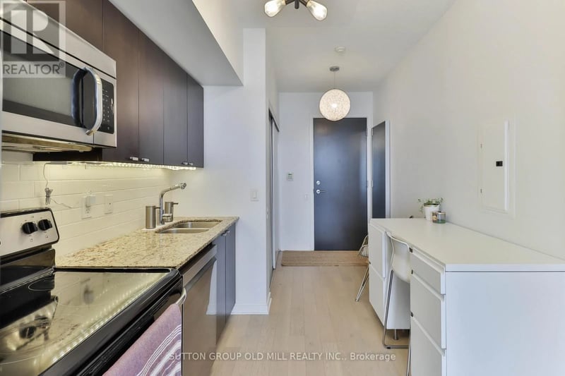 #2709 105 The Queensway, Toronto (High Park-Swansea), Ontario, M6S5B5, Toronto (High Park-Swansea), Ontario — photo 1 of 5