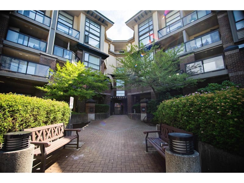 #124 10838 CITY Parkway, Surrey, British Columbia, V3T5X9, Surrey, British Columbia — photo 1 of 5