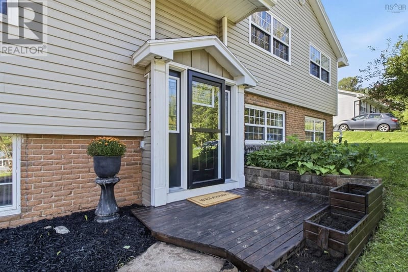 63 Raymond Drive, Lower Sackville, Nova Scotia, B4C1H5, Lower Sackville, Nova Scotia — photo 1 of 5