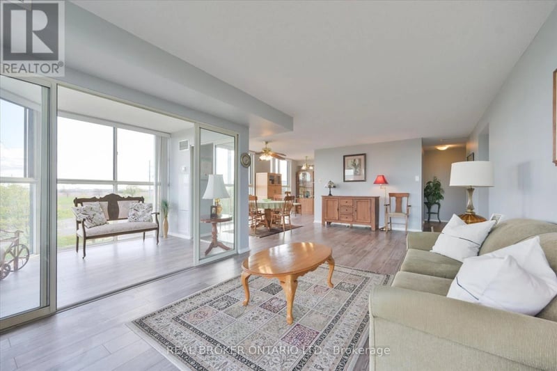 #403 600 Rexdale Boulevard, Toronto (West Humber-Clairville), Ontario, M9W6T4, Toronto (West Humber-Clairville), Ontario — photo 1 of 5