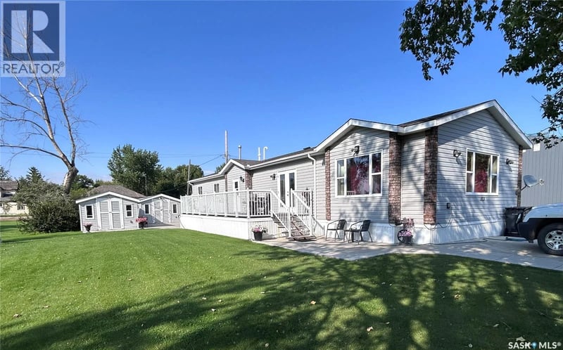 313 1st STREET N, North Portal, Saskatchewan, S0C1W0, North Portal, Saskatchewan — photo 1 of 5