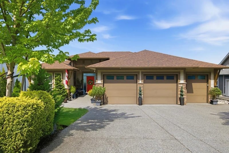7315 MOUNT THURSTON Drive, Chilliwack, British Columbia, V4Z0A3, Chilliwack, British Columbia — photo 1 of 5