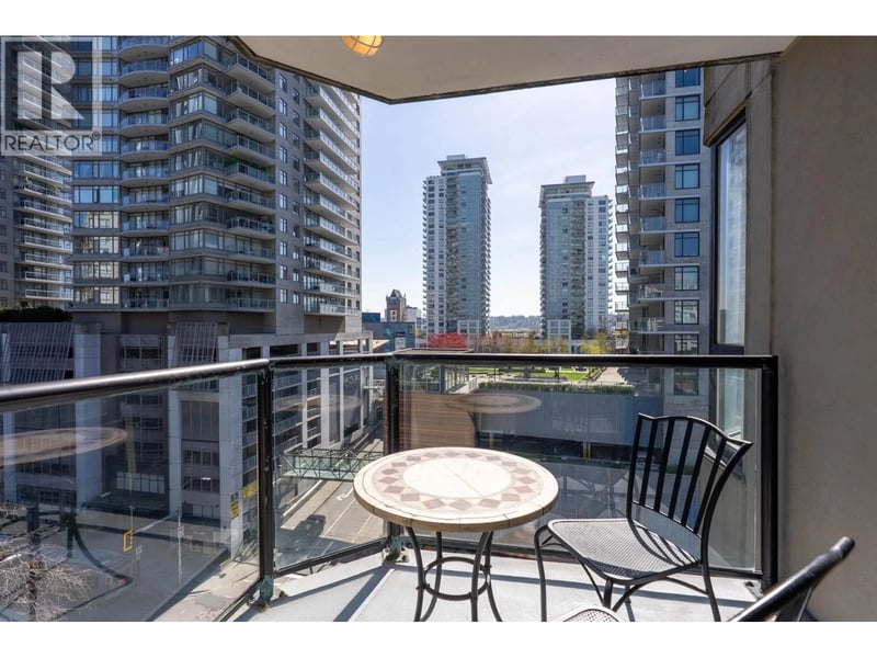 #607 55 TENTH Street, New Westminster, British Columbia, V3M6R5, New Westminster, British Columbia — photo 1 of 5