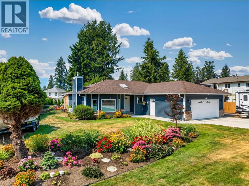 1571 17 Street Southeast, Salmon Arm, British Columbia, V1E2M6, Salmon Arm, British Columbia — photo 1 of 5