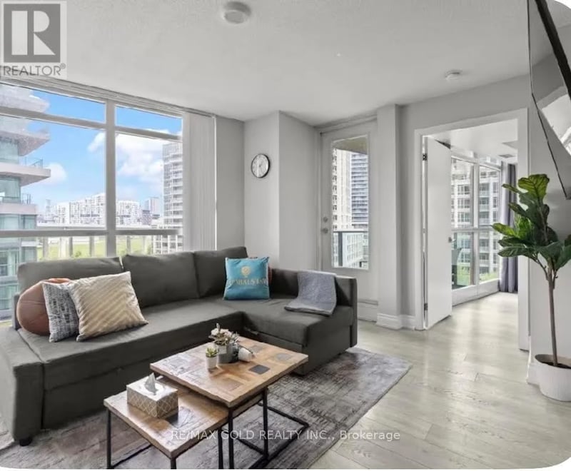 #620 215 Fort York Boulevard, Toronto (Niagara), Ontario, M5V4A2, Toronto (Niagara), Ontario — photo 1 of 5