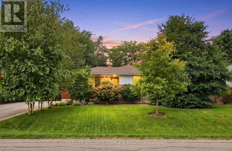 238 Seminole Road, Hamilton (Ancaster), Ontario, L9G1Y9, Hamilton (Ancaster), Ontario — photo 1 of 5