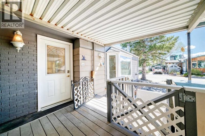 3223 83 Street Northwest, Calgary, Alberta, T3B5N4, Calgary, Alberta — photo 1 of 5