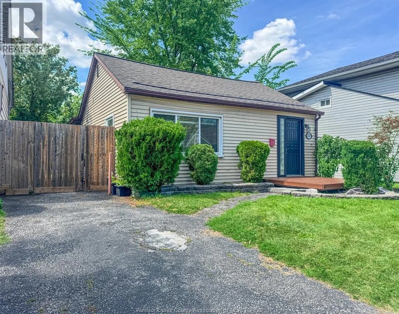 2529 ALEXIS, Windsor, Ontario, N8W3Z6, Windsor, Ontario — photo 1 of 5