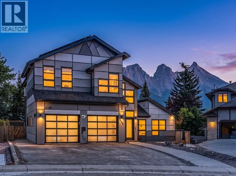 258 Grizzly Crescent, Canmore, Alberta, T1W1B5, Canmore, Alberta — photo 1 of 5