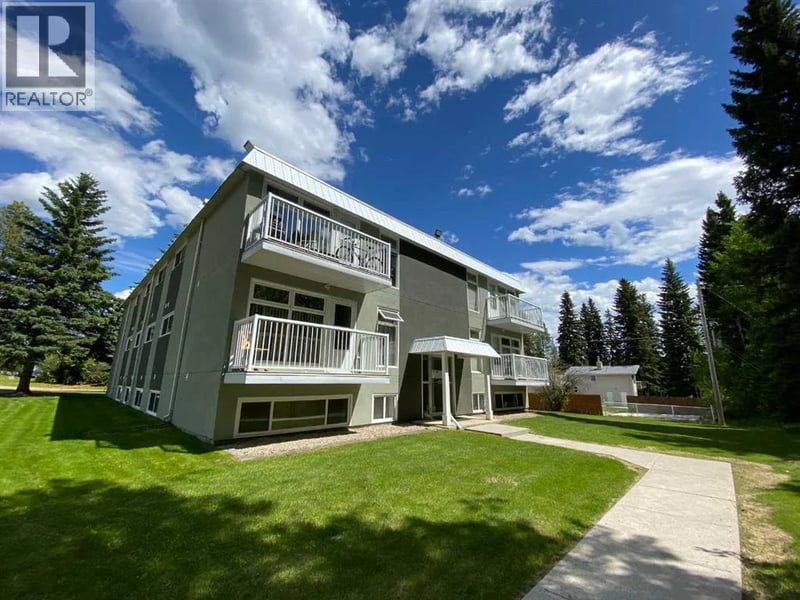 414 41 Street, Edson, Alberta, T7E1A2, Edson, Alberta — photo 1 of 5