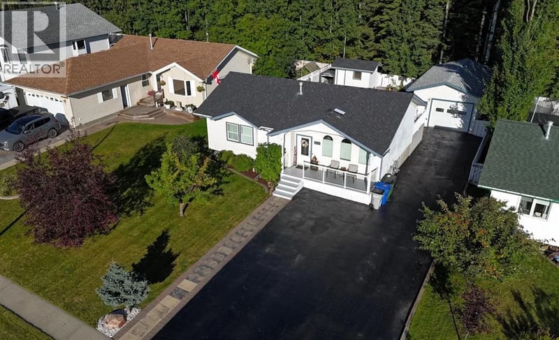 1013 61 Street, Edson, Alberta, T7E1Y1, Edson, Alberta — photo 1 of 5