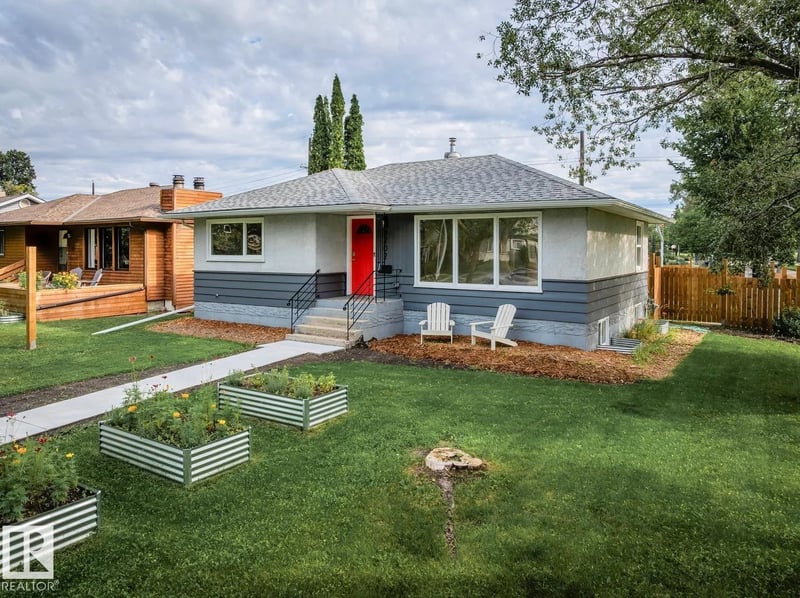 8202 93A AV NW NW, Edmonton, Alberta, T6C1V6, Edmonton, Alberta — photo 1 of 5