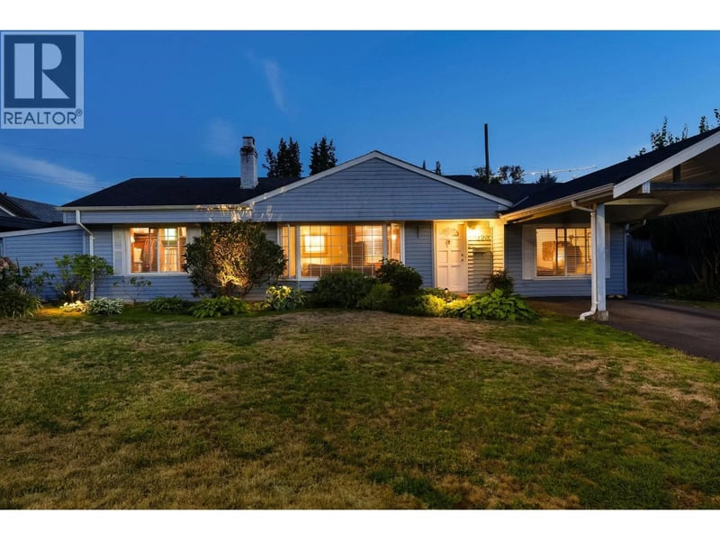 1283 PINEWOOD Crescent, North Vancouver, British Columbia, V7P1G1, North Vancouver, British Columbia — photo 1 of 5