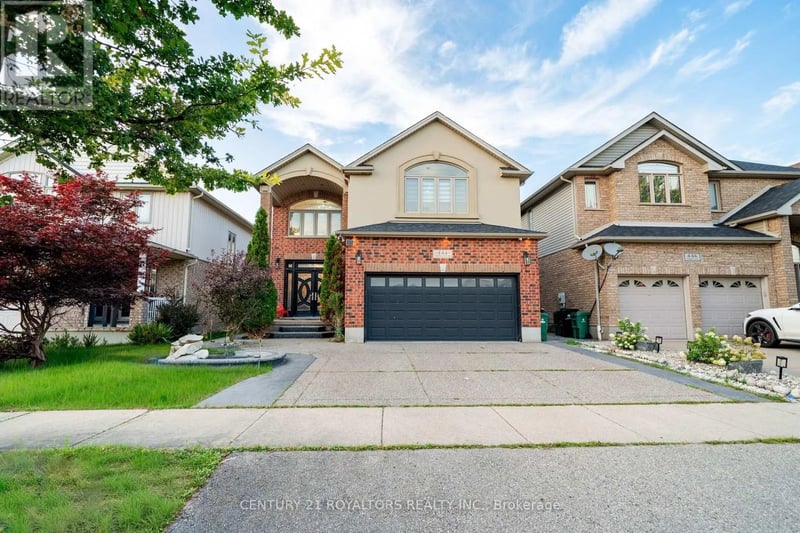 444 Thomas Slee Drive, Kitchener, Ontario, N2P2X6, Kitchener, Ontario — photo 1 of 5