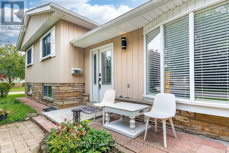 1324 Aldridge Crescent, Burlington (Palmer), Ontario, L7M1J1, Burlington (Palmer), Ontario — photo 1 of 5