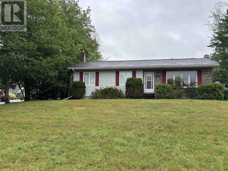264 Hollingsworth Drive, Bridgewater, Nova Scotia, B4V3V2, Bridgewater, Nova Scotia — photo 1 of 5