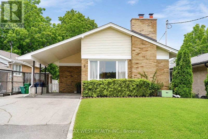5 Cromarty Drive, Toronto (Rexdale-Kipling), Ontario, M9W2R5, Toronto (Rexdale-Kipling), Ontario — photo 1 of 5