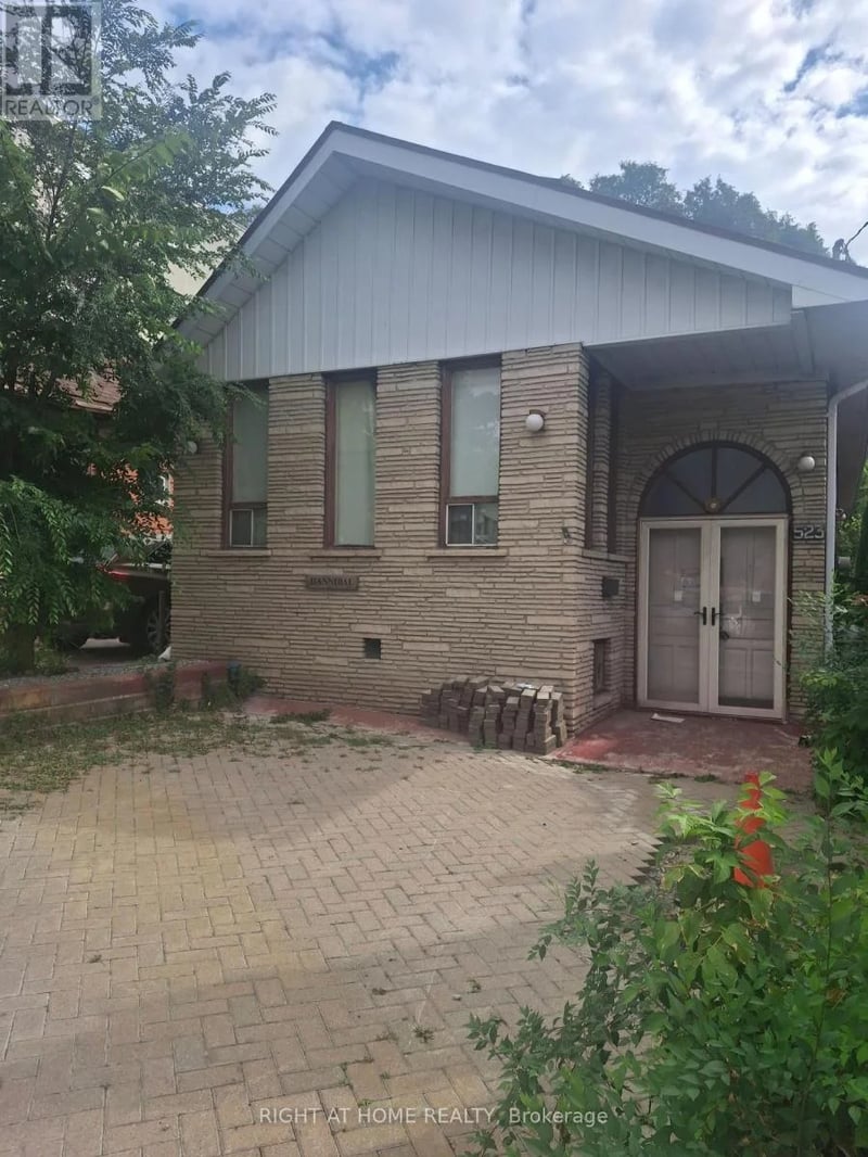 523 Caledonia Road, Toronto (Caledonia-Fairbank), Ontario, M6E4V3, Toronto (Caledonia-Fairbank), Ontario — photo 1 of 3