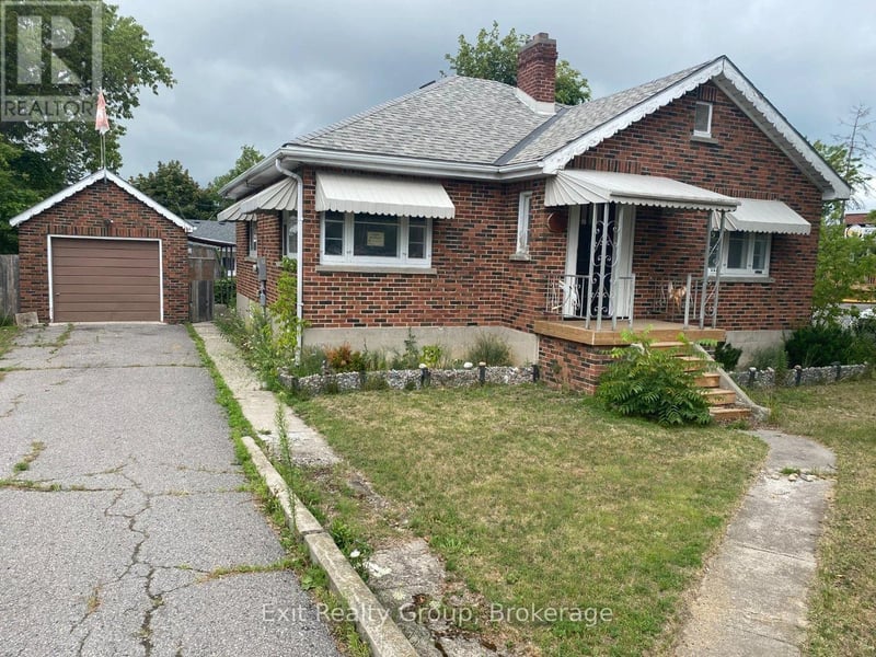 236 North Front Street, Belleville (Belleville Ward), Ontario, K8P3C2, Belleville (Belleville Ward), Ontario — photo 1 of 2