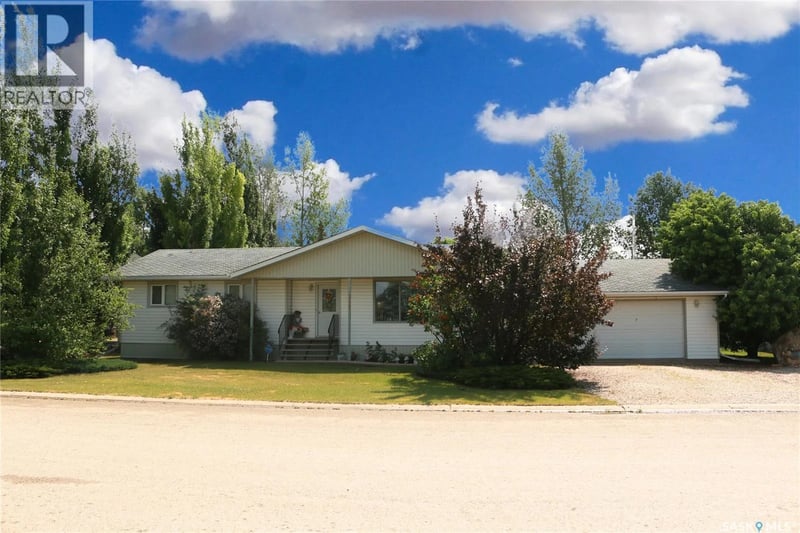 304 Rosher STREET, Colonsay, Saskatchewan, S0K0Z0, Colonsay, Saskatchewan — photo 1 of 5