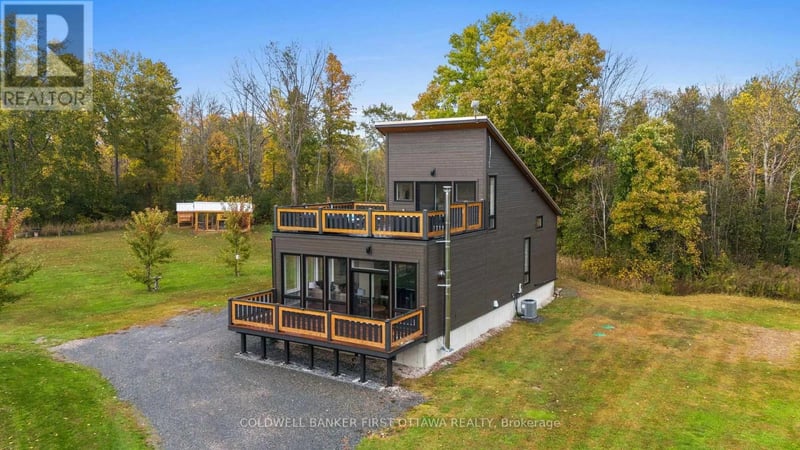 4210 Scotch Line Road, Tay Valley, Ontario, K7H3C5, Tay Valley, Ontario — photo 1 of 5
