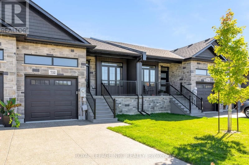 732 Clarence Street, Port Colborne (Sugarloaf), Ontario, L3K0A8, Port Colborne (Sugarloaf), Ontario — photo 1 of 5