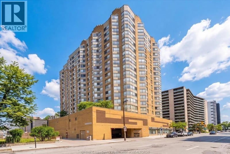 #906 75 RIVERSIDE Drive, Windsor, Ontario, N9A7C4, Windsor, Ontario — photo 1 of 5
