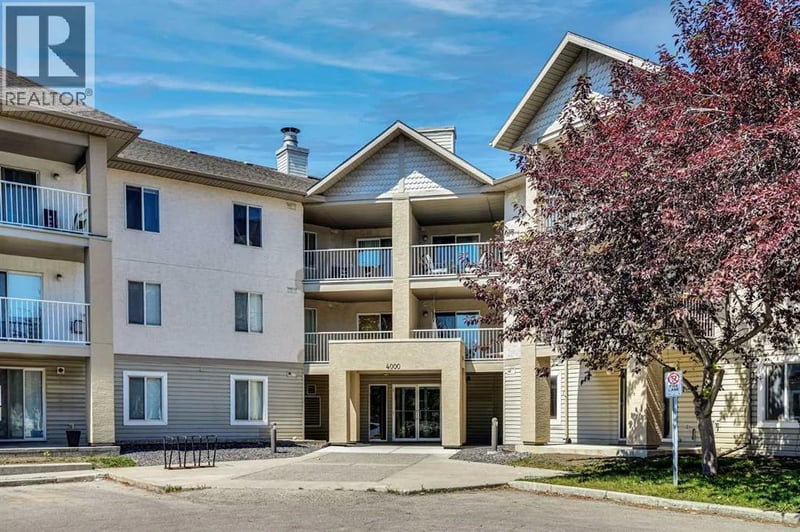 4000 Citadel Meadow Point Northwest, Calgary, Alberta, T3G5N5, Calgary, Alberta — photo 1 of 5