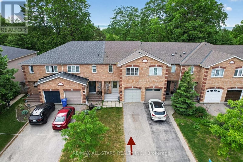 18 Lancaster Court, Georgina (Keswick South), Ontario, L4P4A1, Georgina (Keswick South), Ontario — photo 1 of 5