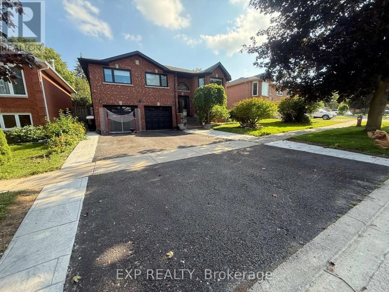 52 Compton Crescent, Bradford West Gwillimbury (Bradford), Ontario, L3Z2X6, Bradford West Gwillimbury (Bradford), Ontario — photo 1 of 5