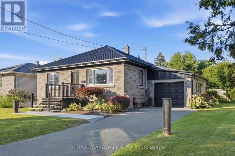 762 St Lawrence Street, Prescott, Ontario, K0E1T0, Prescott, Ontario — photo 1 of 5