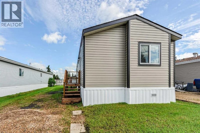 4802 54 Avenue, Camrose, Alberta, T4V3A5, Camrose, Alberta — photo 1 of 5
