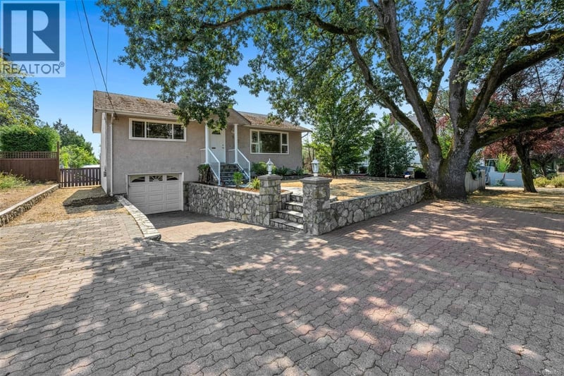 3107 Harriet Road, Victoria, British Columbia, V9A1T7, Victoria, British Columbia — photo 1 of 5